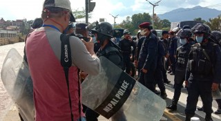 काठमाडौंमा चिनियाँहरूले प्रहरीमाथि गरे सामूहिक आक्रमण, डीएसपी घाइते, ३८ जना पक्राउ