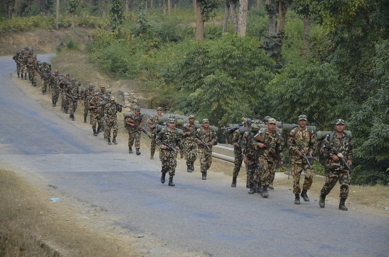 धरानको सडकमा निस्कियो सेना, मच्चियो उथलपुथल  