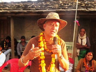 कोरोनासँग लड्न कांग्रेस नेता शाहले सरकारलाई गरे १ करोडको स्वास्थ्य सामग्री सहयोग