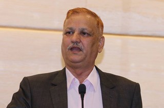 प्रचण्डकी बुहारी बिना मगरलाई ‘आउट’ गर्दै ओलीतिर ढल्केका लेखराज भट्ट अगाडि !