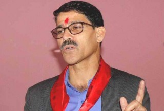 यी मुख्यमन्त्रीले आकस्मिक बैठकमा सांसदसँग माफी माग्नु परेपछि ...