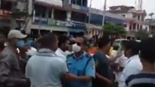 फुटको संघारमा रहेको बेला नेकपामा कार्यकर्ताबीच नै घम्साघम्सी, चौतर्फी तनाब