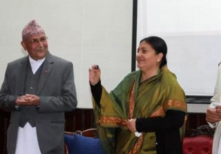 सचिवालय बैठकलगत्तै ओली र प्रचण्ड राष्ट्रपति निवास, के हुँदेछ नेकपामा ?
