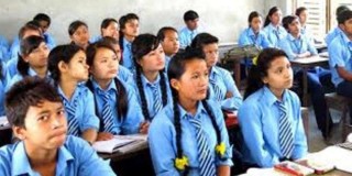 परीक्षा चाहिँ नहुने, तर ११ का विद्यार्थीसँग असुलेको ५२ करोड के गर्ने?