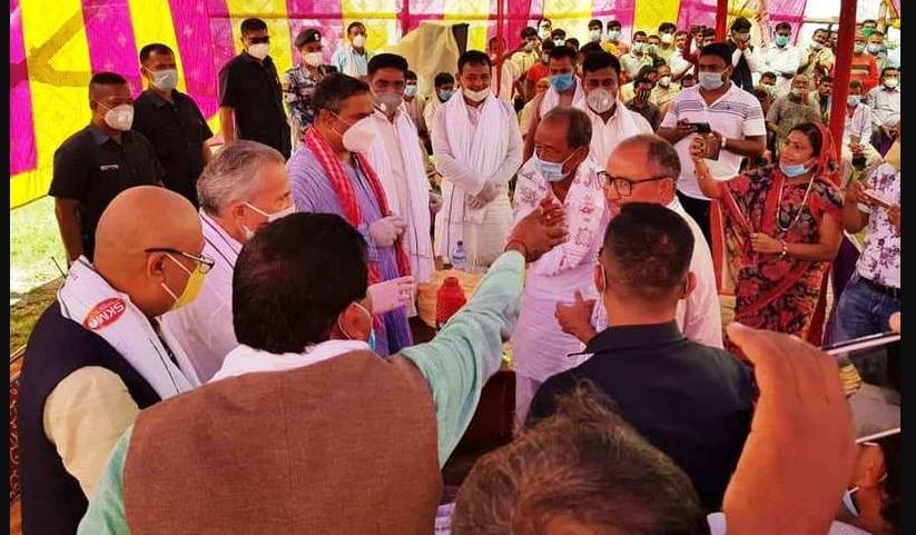 काेराेना कहरमा बाबुराम र उपेन्द्रले मच्चाए उपद्राे, चाैतर्फी विराेध!