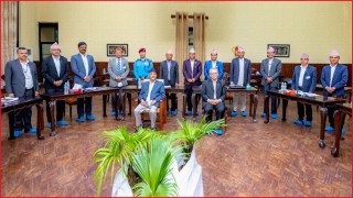 कोरोना संक्रमित मन्त्रीसँग ओली र बादलको ‘लसपस’, बालुवाटारमा तनाब