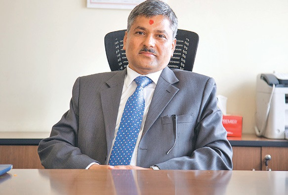 राष्ट्र बैंकका गभर्नर अधिकारी होम क्वारेन्टाइनमा