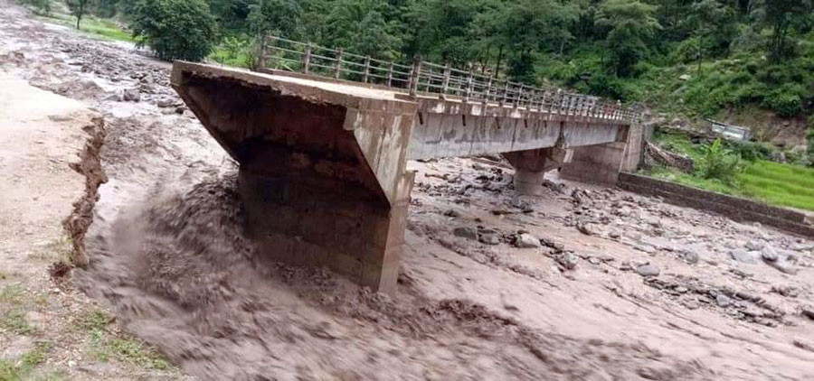 अछामममा भिषण बाढी, बस्ती बगाउँदा चारको मृत्यु, १९ वेपत्ता 