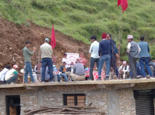 बझाङमा कोरोना फैलाउँदै नकेपा, संक्रमित देखिएकै ठाँउमा भव्य कार्यक्रम 