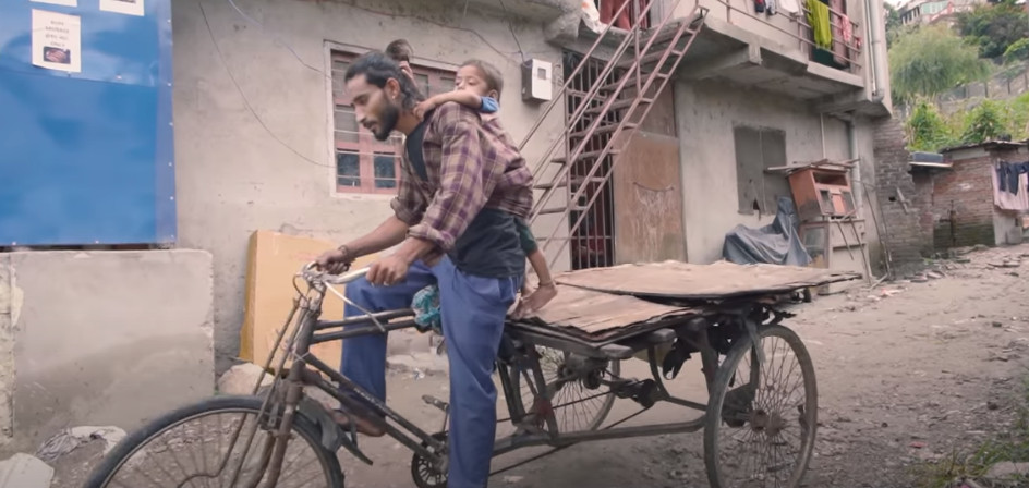 भाईरल रिक्सा चालक अर्जुन बिकको मनै रुवाउने  'बिहानी' सार्वजनिक