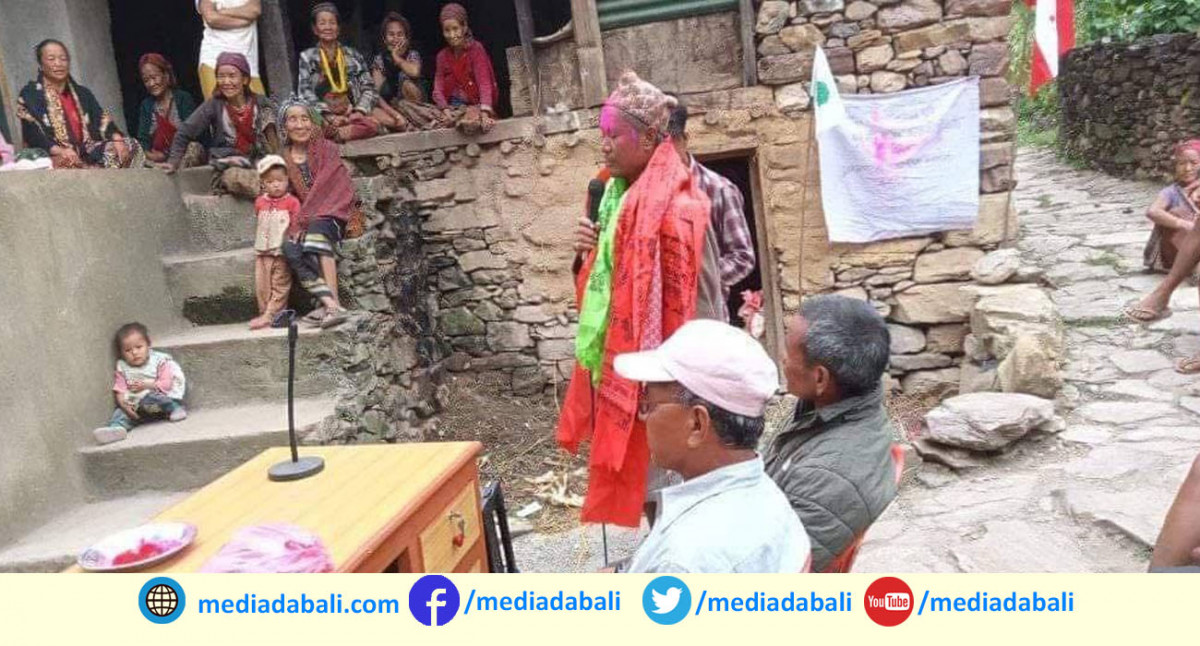 नेकपाका जिल्ला इन्चार्ज नै काँग्रेस प्रवेश, रुकुममा सन्नाटा