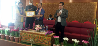 बाढीपहिरो पीडितलाई प्रभु बैंकले गर्यो आर्थिक सहयोग