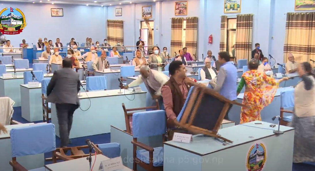 यी हुन् कांग्रेसका ५ सांसद : जसले ह्वीप नमानी दाङलाई राजधानी बनाउन कस्सीए