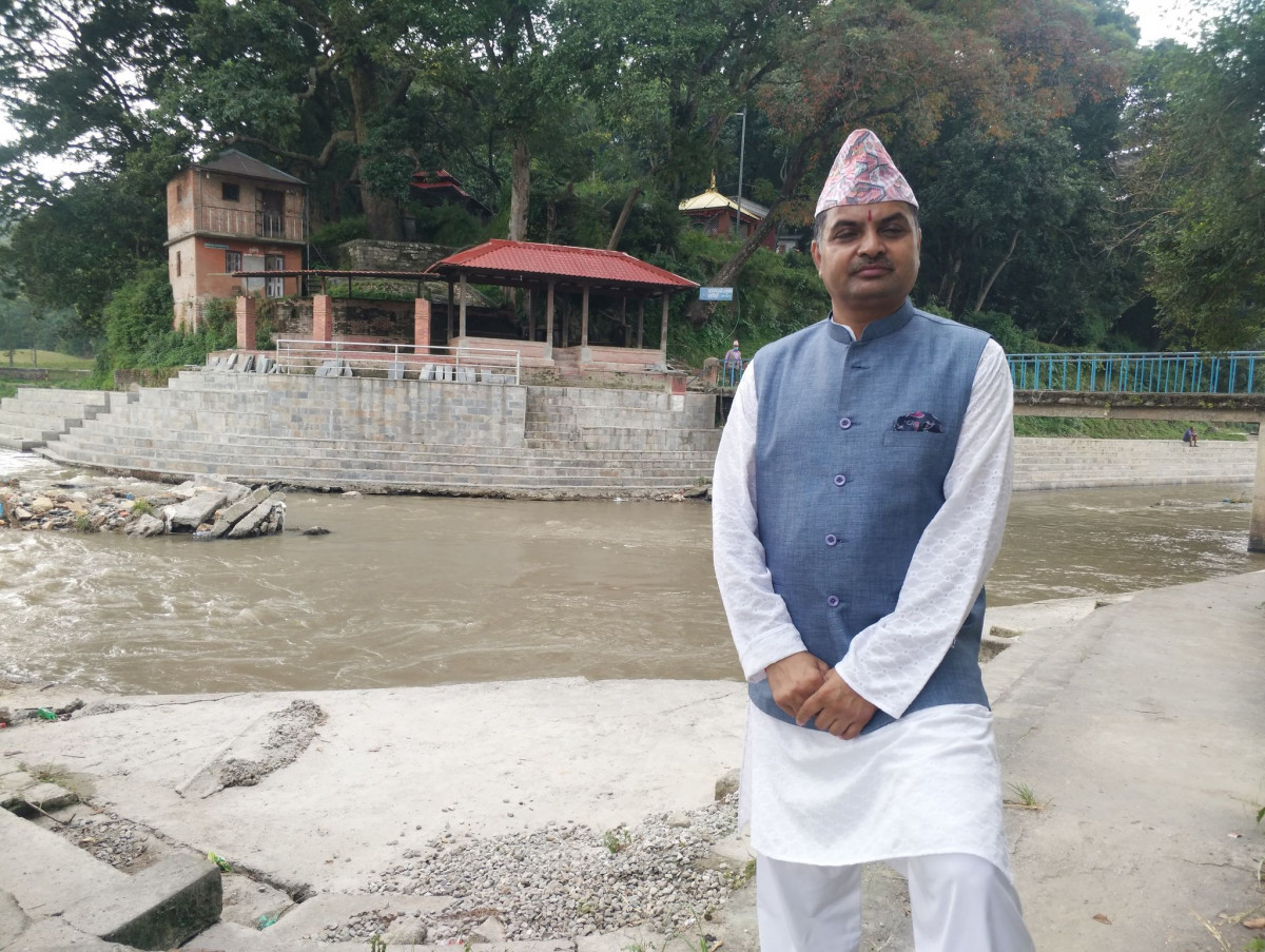 ज्योतिष डा. उत्तम उपाध्यायको ‘के भन्छन् तपाईंका कुण्डलीका ग्रहले’ पुस्तक सार्वजनिक