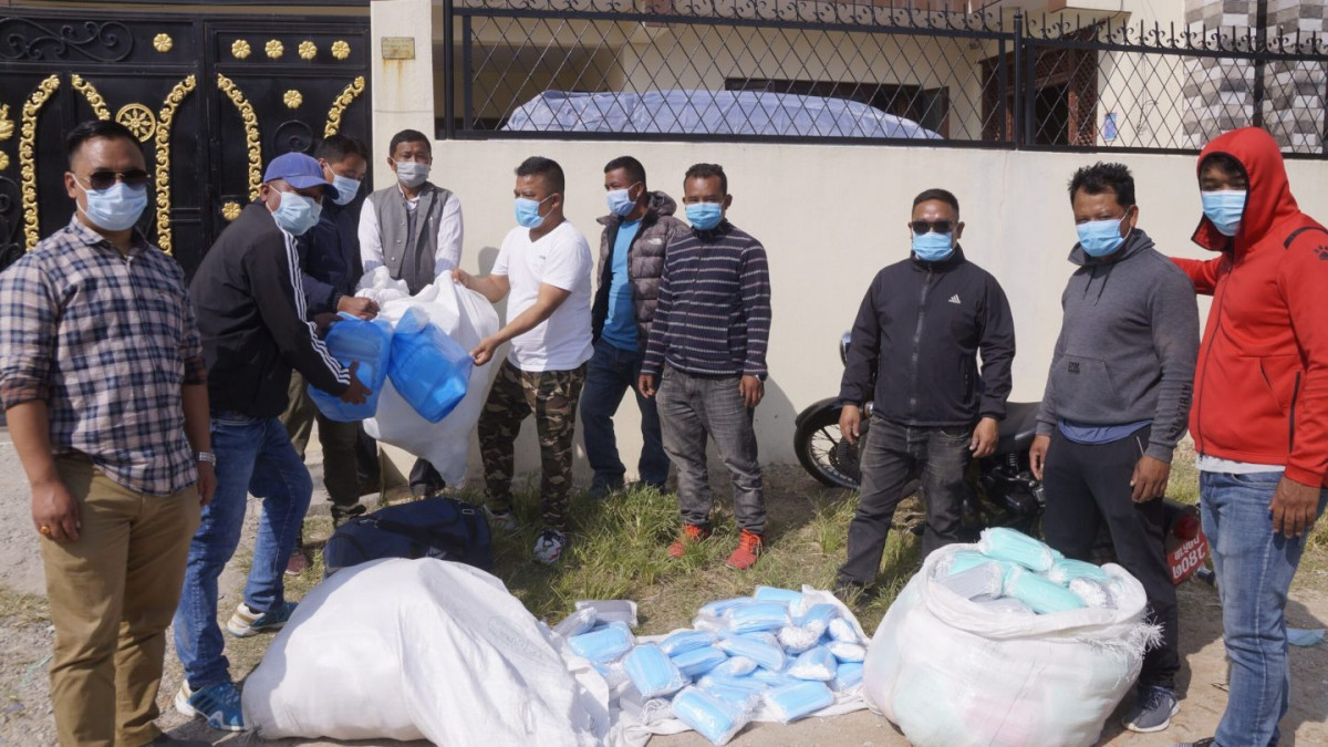 बाढीपहिरो पीडितलाई तरुण दलले बाँड्यो क्विन्टलौं चामल, दशैं मनाउँन पाए भन्दै खुसीयाली !