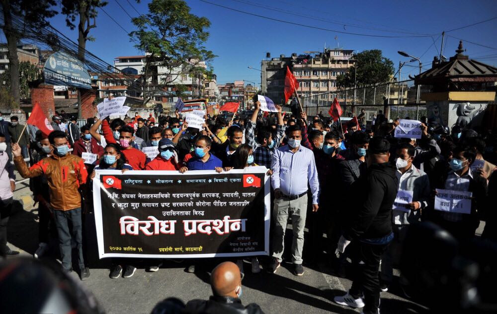 काठमाडौंमा ओली सरकारविरुद्ध नेविसंघको प्रदर्शन (फाेटाे फिचर)