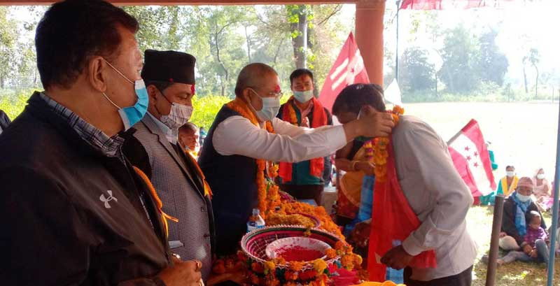 बामदेव गौतमका १२० बढी नेता कार्यकर्ता कांग्रेसमा प्रवेश