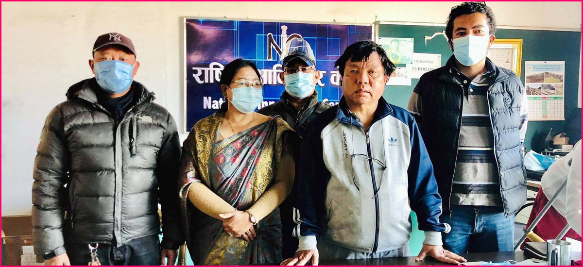 कांग्रेस बागमती प्रदेश  प्रमुख सचेतक राधा घलेको प्रशंसनीय काम, आविष्कार केन्द्रलाई गरिन् ५६ हजार सहयोग