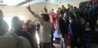 सुरेन्द्र पाण्डेमाथिको दुव्र्यवहारबारे ओली पक्षले दियो यस्तो जबाफ !