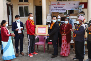 कांग्रेसबाट निर्वाचित उदाहरणीय वडाध्यक्ष : स्वास्थ्य चौकीलाई ६ लाख बढीको सहयोग