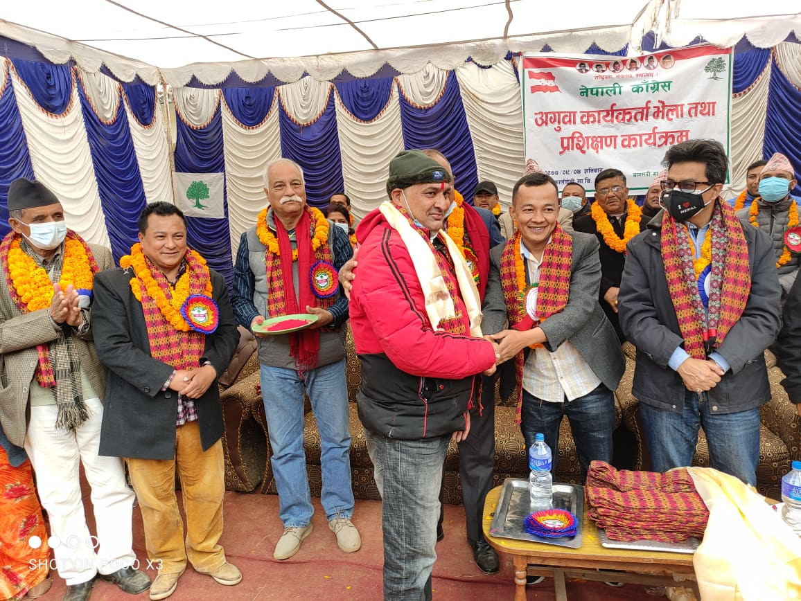 नेकपामा ठूलो पहिरो, चुनावका उम्मेदवारसहित २०० जना कांग्रेसमा प्रवेश