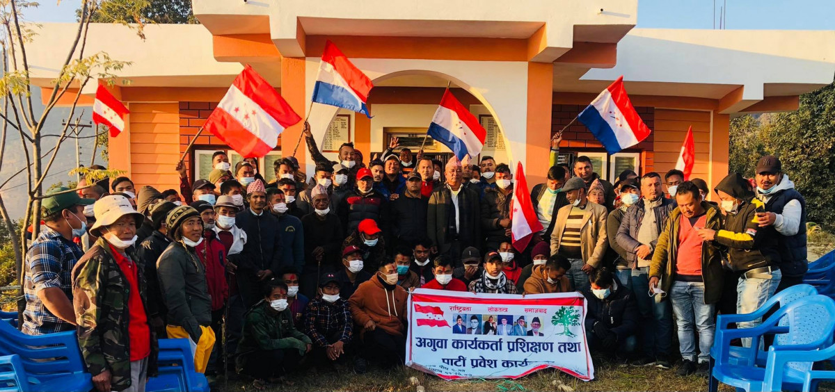 गाउँबाटै कम्युनिस्टको पत्तासाफ हुँदै, सक्रिय युवाहरू कांग्रेसमा प्रवेश