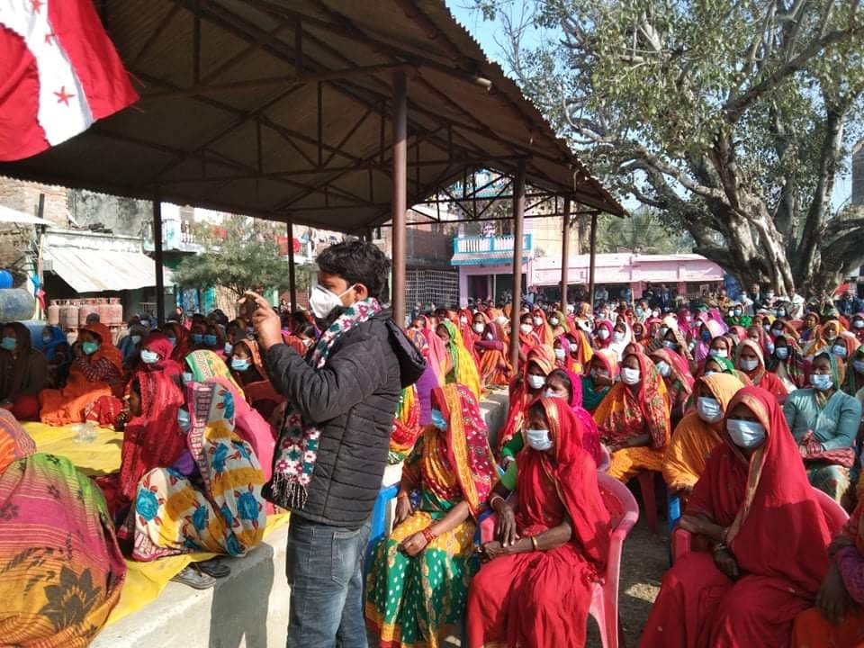 संसद विघटनको विरोध गर्दै नेकपा कार्यकर्ता कांग्रेसमा प्रवेश, पूर्वमन्त्री बस्नेतले गरे स्वागत