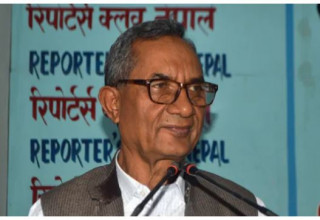 राष्ट्रियसभामा प्रचण्डलाई गाह्रो पर्दै,यी सांसदले छाेडे साथ