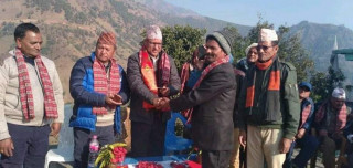 मन्त्रीको गृहजिल्लामा नेकपाभित्र विद्रोह, दिलेन्द्र बडूको प्रभावले कांग्रेसमा प्रवेश