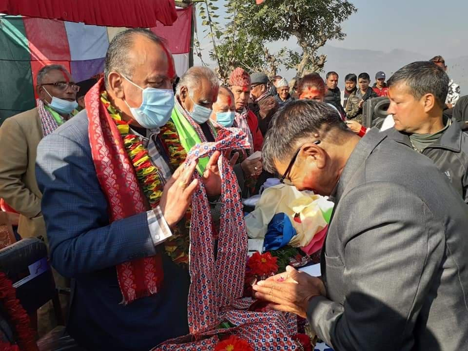 नेकपा परित्याग गरी २०० जना कांग्रेसमा प्रवेश, देशभर लहर 