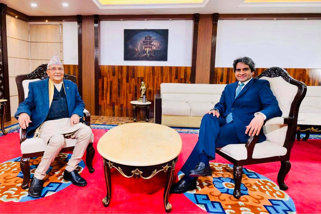 भारतीयहरूसँग केपी ओलीको हिमचिम बढ्यो, सहजै छिर्छन् बालुवाटार !