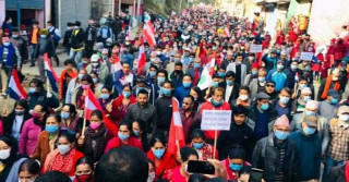 ओली–प्रचण्डका कर्तुतले वाक्क भएका १९४ कम्युनिस्ट कार्यकर्ता कांग्रेसमा प्रवेश