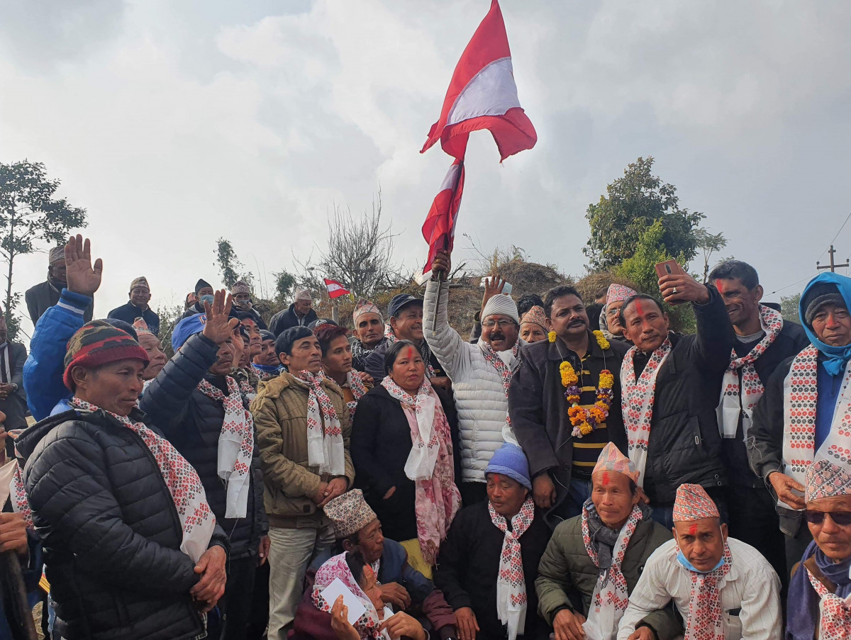 झलनाथ खनालविरुद्ध उल्टियो पूरै गाउँ, कम्युनिस्टलाई सराप्दै कांग्रेसमा प्रवेश