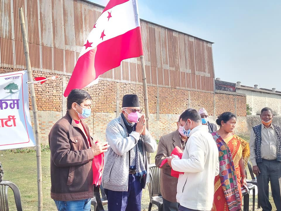 पूर्व एमाले कार्यकर्तासहित पूर्व सैनिक र पूर्व प्रहरी कांग्रेसमा प्रवेश, शेखर कोइरालाले गरे स्वागत