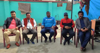 उपेन्द्र यादवलाई हृदयघात भएपछि स्वास्थ्य बुझ्न घरमै पुग्यो कांग्रेस नेता महर्जनको टोली