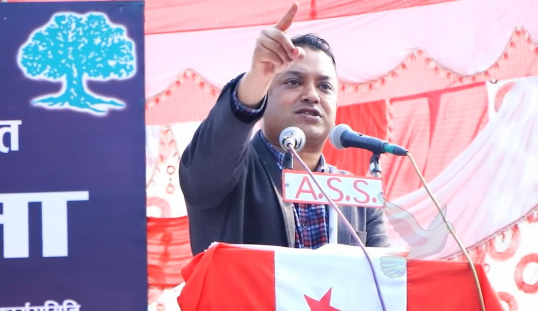 झलनाथको उपचार सरकारी ढुकुटीबाट गर्ने निर्णयपछि गगन थापाको ओलीलाई प्रश्न– कुन कानुन टेकेर निर्णय गरियो ?