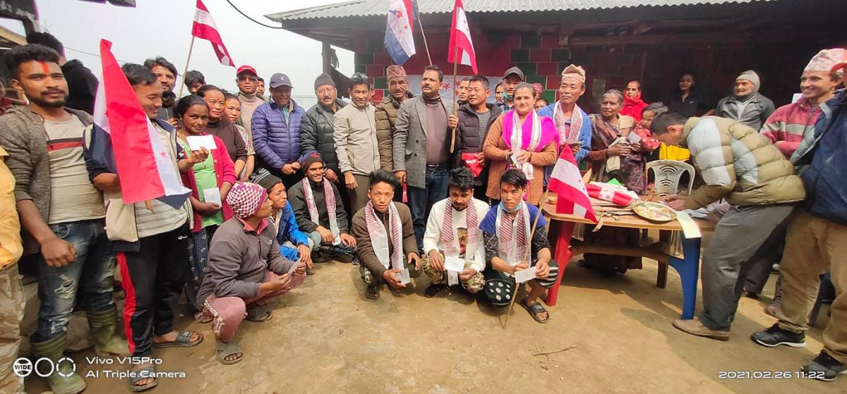 झलनाथ खनालको क्षेत्रमा नेकपाभित्र विद्रोह, २५ परिवार कांग्रेसमा प्रवेश