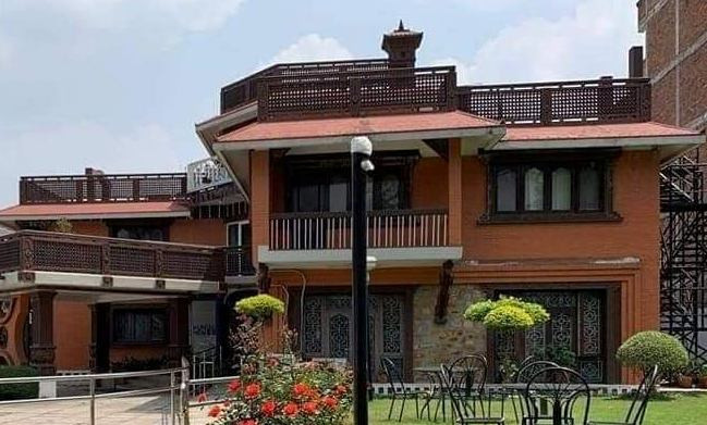 यतिका मालिकले धुम्बाराहीमा बस्न नदिएपछि थापाथली सर्दै एमाले कार्यालय