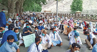 गिलगिट बाल्टिस्तानका चिकित्सक धर्नामा