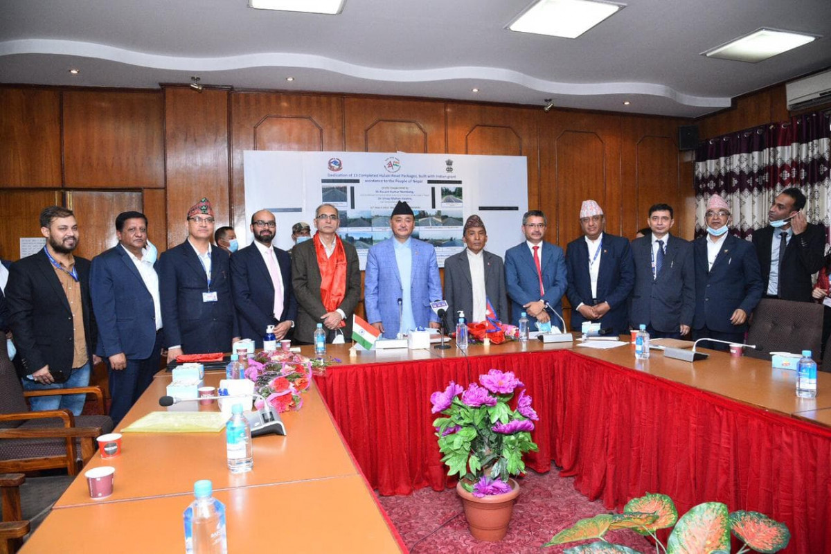 भारतीय दूतावासको सहयोगमा तराईमा बनेका सडक संयुक्त रूपमा हस्तान्तरण