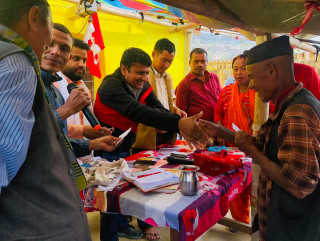 कम्युनिस्टभित्र विद्रोह : एमाले र माओवादी परित्याग गरी २३ जना कांग्रेसमा प्रवेश