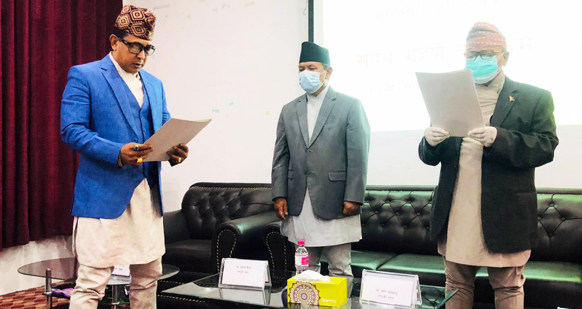 दिपक मनाङेले यसरी खाए मन्त्री पदको शपथ, मन्त्री थप्न मन्त्रालय टुक्र्याइयो 