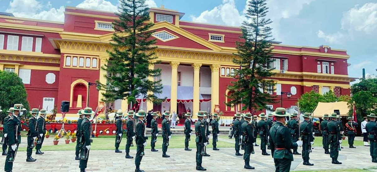 केपी ओलीतिर ढल्केका यी २ पूर्व माओवादीहरू ‘आउट’, को–को  बन्दैछन् मन्त्री ?
