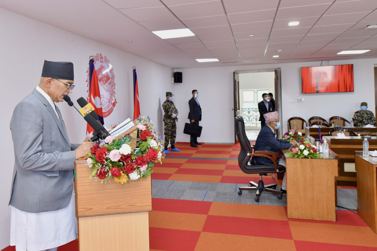 शैक्षिक प्रमाणपत्र धितो राखेर २५ लाख कर्जा दिने ओली सरकारको घोषणा, सम्झिने पानी छम्किने  जस्तै