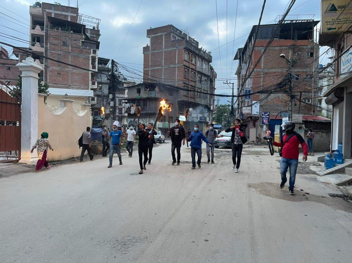 केपी ओलीका कर्तुतको विरोध गर्दा नेविसंघका ३ नेता पक्राउ, तुरुन्त रिहा गर्न खबरदारी