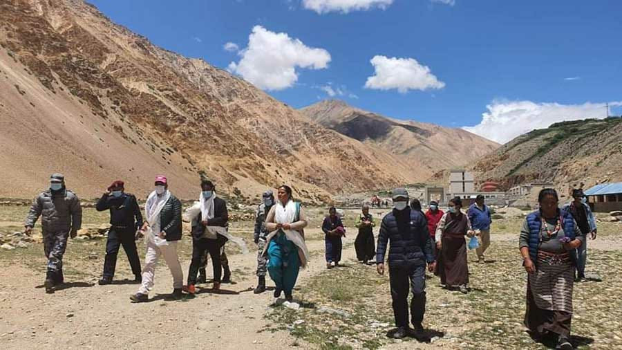 चीनले सिमानामा नेपाली भूमि अतिक्रमण गरेको स्थानको कर्णाली प्रदेश सरकारले गर्यो  स्थलगत निरीक्षण