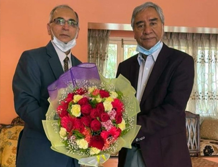 बुढानिलकण्ठ पुगेर प्रधानमन्त्री देउवालाई भारतीय राजदूत क्वात्राले दिए बधाई तथा शुभकामना