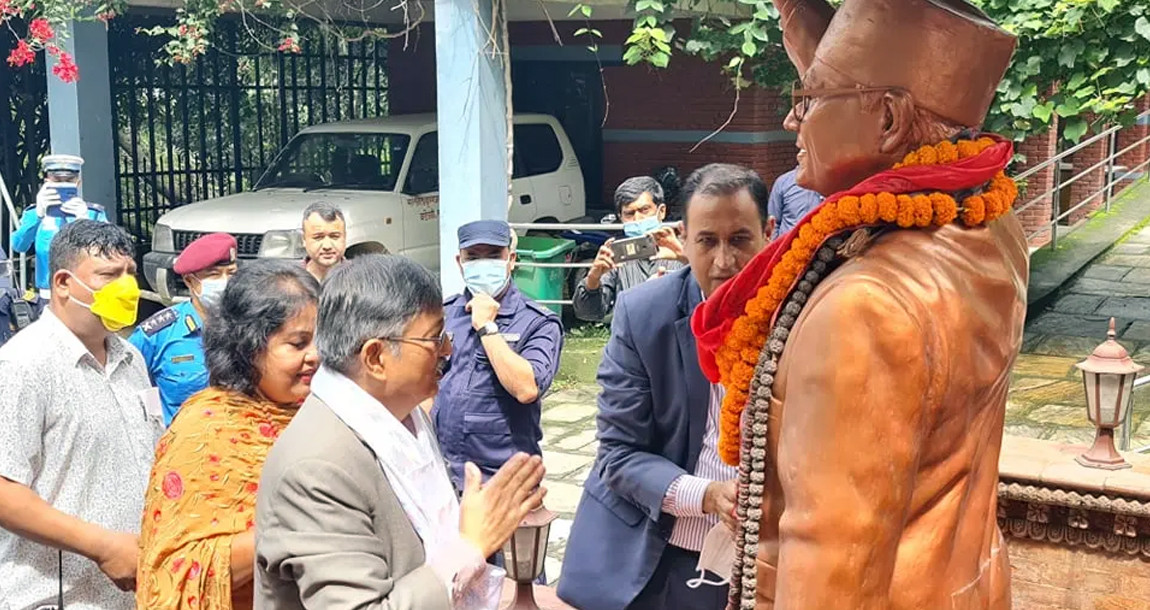 गृहमन्त्री भएपछि झन् सादगी बने बालकृष्ण खाँण, यसरी सम्झिए बीपी, किशुनजी र गणेशमानलाई
