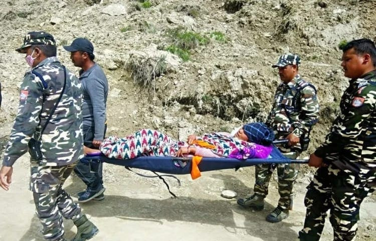 भारतीय एसएसबीले यसरी गर्दैछ सीमा क्षेत्रका नेपालीको सेवा !
