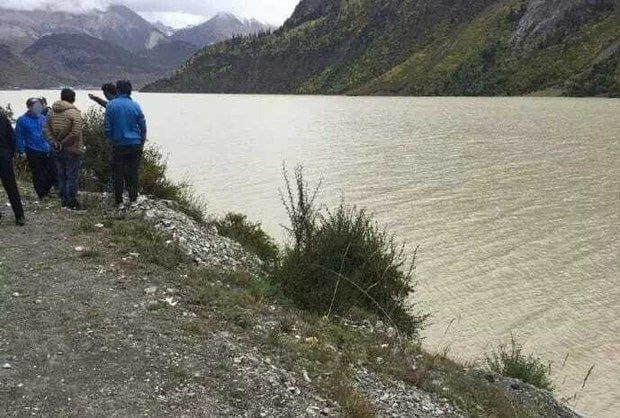 तिब्बती यात्रुमाथि चिनियाँ प्रहरीको ज्यादती : एउटालाई नदीमा धकेले, अर्कालाई गोली हाने